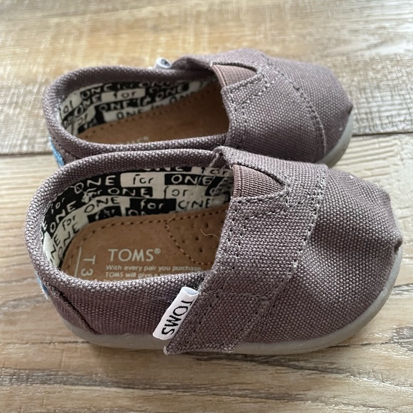 Grey canvas Toms - Picture 3 of 3